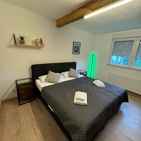 Schoene Ruhige Wohnung In Anliegerstrasse Essen Esterno foto