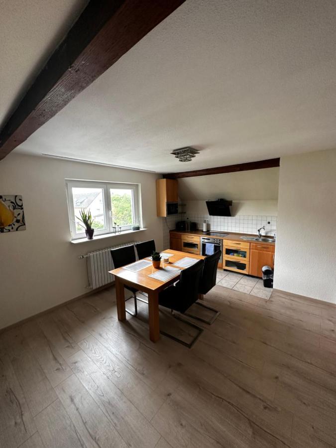 Schoene Ruhige Wohnung In Anliegerstrasse Essen Esterno foto